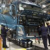 Volvo inicia produção em série dos novos caminhões FH, FM e FMX no Brasil