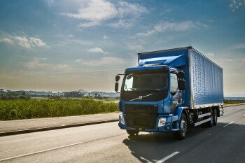 Nova linha Volvo VM está até 10% mais econômica, com motores agora fabricados pela própria marca