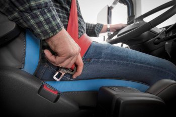 Invenção da Volvo, cinto de segurança de três pontos faz 60 anos