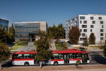 Subus, operador de ônibus de Santiago, no Chile, renova frota com 80 articulados Volvo