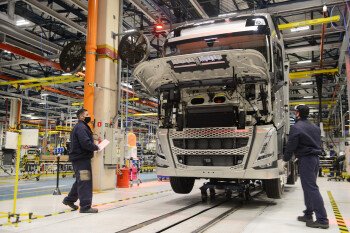Volvo celebra marca histórica de meio milhão de ideias em programa interno de melhoria