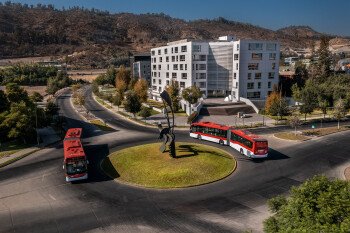 Subus, operador de ônibus de Santiago, no Chile, renova frota com 80 articulados Volvo