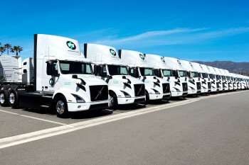 Maersk faz pedido recorde de caminhões elétricos Volvo