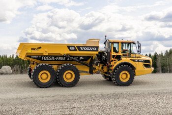 Volvo CE realiza primeira entrega de uma máquina de construção feita com aço livre de fósseis