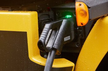 Em cooperação para zero emissões, DHL fecha pedido de 44 caminhões elétricos Volvo na Europa
